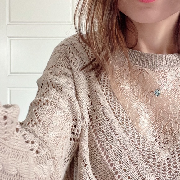 033 Cozy Floral Lace oversized Sweater Top - Picture 5 of 7